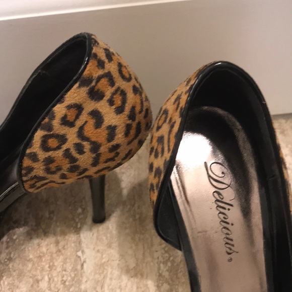 Sexy size 7.5 leopard heels - Picture 5 of 8
